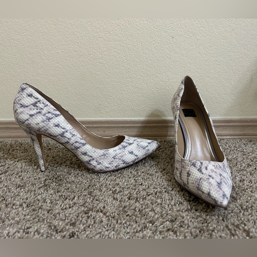 Pointed Toe Snake-Print High Heel Pumps - Neutral